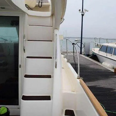 Yate De Lujo En Luxury Yacht In 보트호텔 *