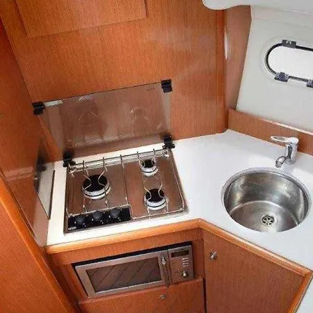 보트호텔 Yate De Lujo En Luxury Yacht In *