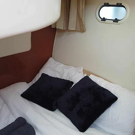 보트호텔 Yate De Lujo En Luxury Yacht In 게초