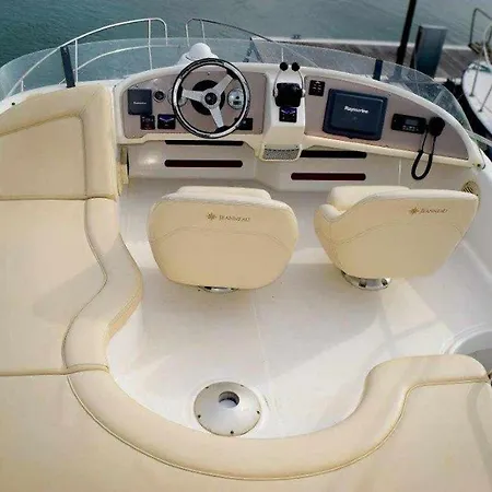 Yate De Lujo En Luxury Yacht In